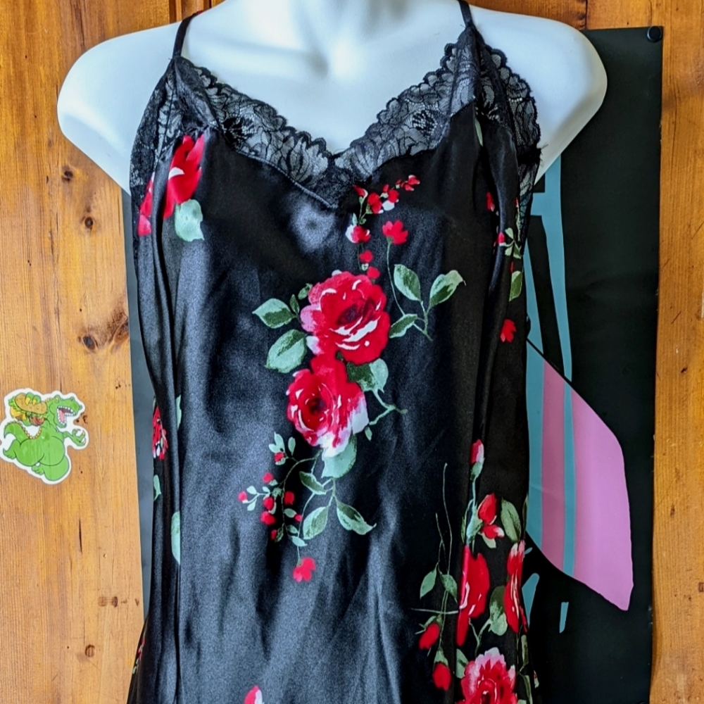 Apt 9 Sexy sleep dress XL black with red flowers 🌹